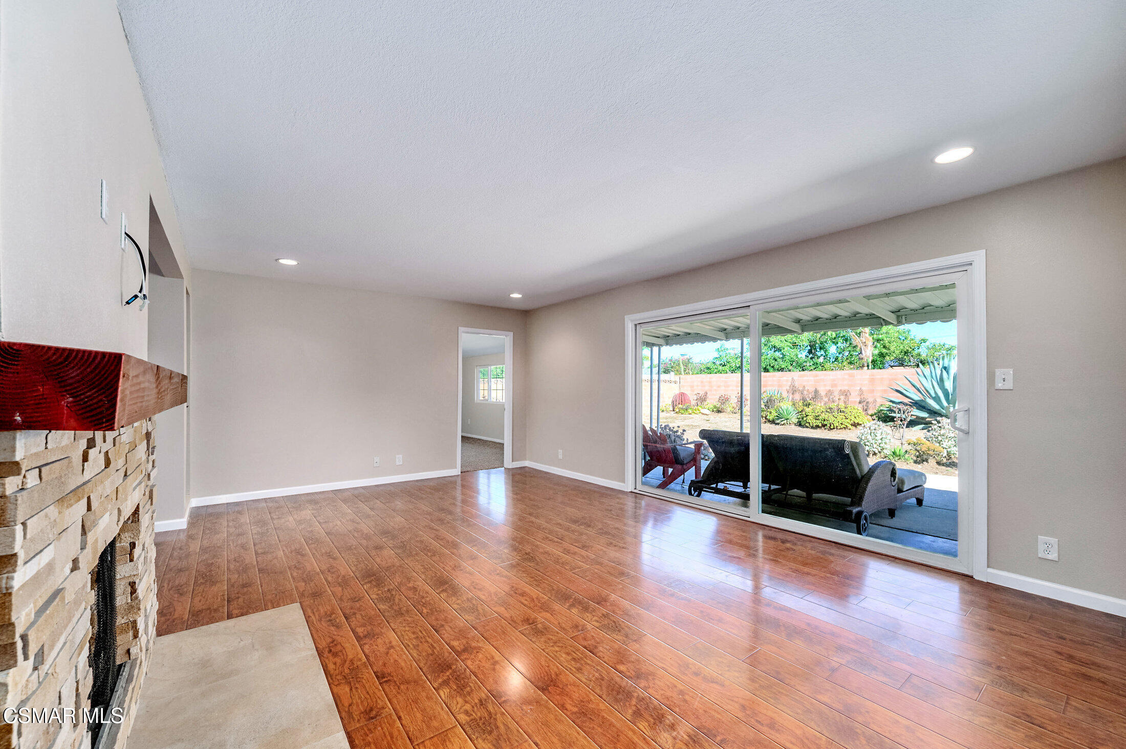 560 Randy Drive Newbury Park, CA 91320 - Photo 18 of 39 015_550_randy_drive-0017_14