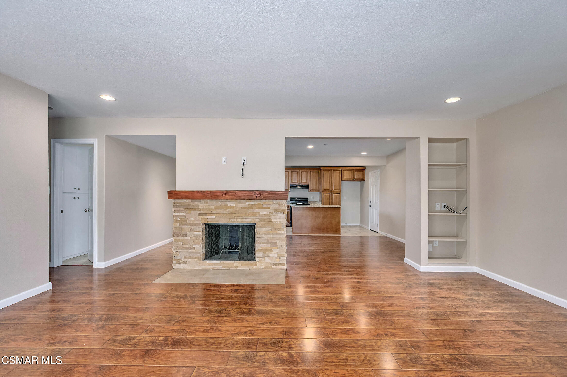 560 Randy Drive Newbury Park, CA 91320 - Photo 20 of 39 a view of livingroom with a fireplace