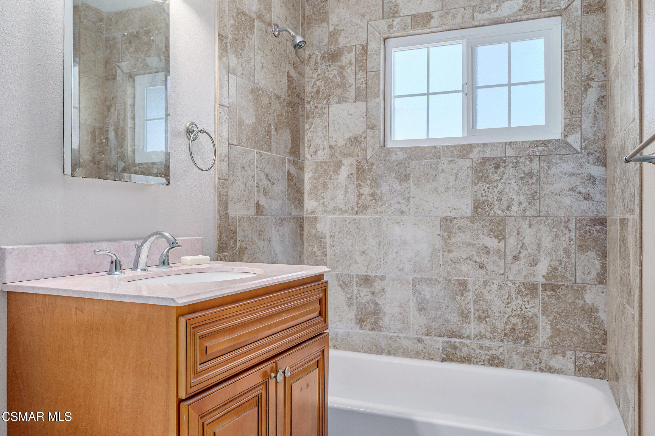 560 Randy Drive Newbury Park, CA 91320 - Photo 29 of 39 a bathroom with a sink and a bathtub