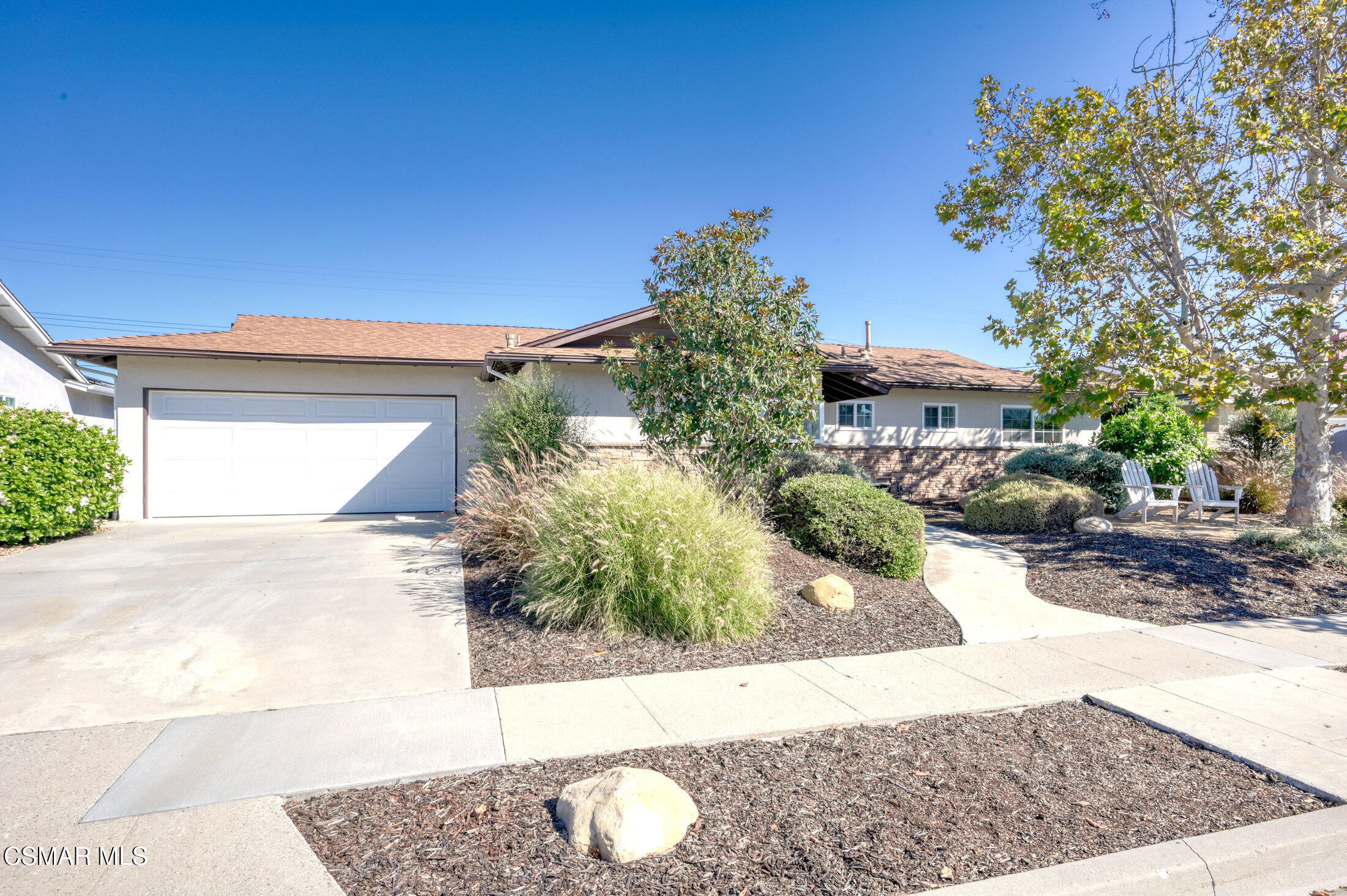 560 Randy Drive Newbury Park, CA 91320 - Photo 3 of 39 a view of a house with a yard and plants