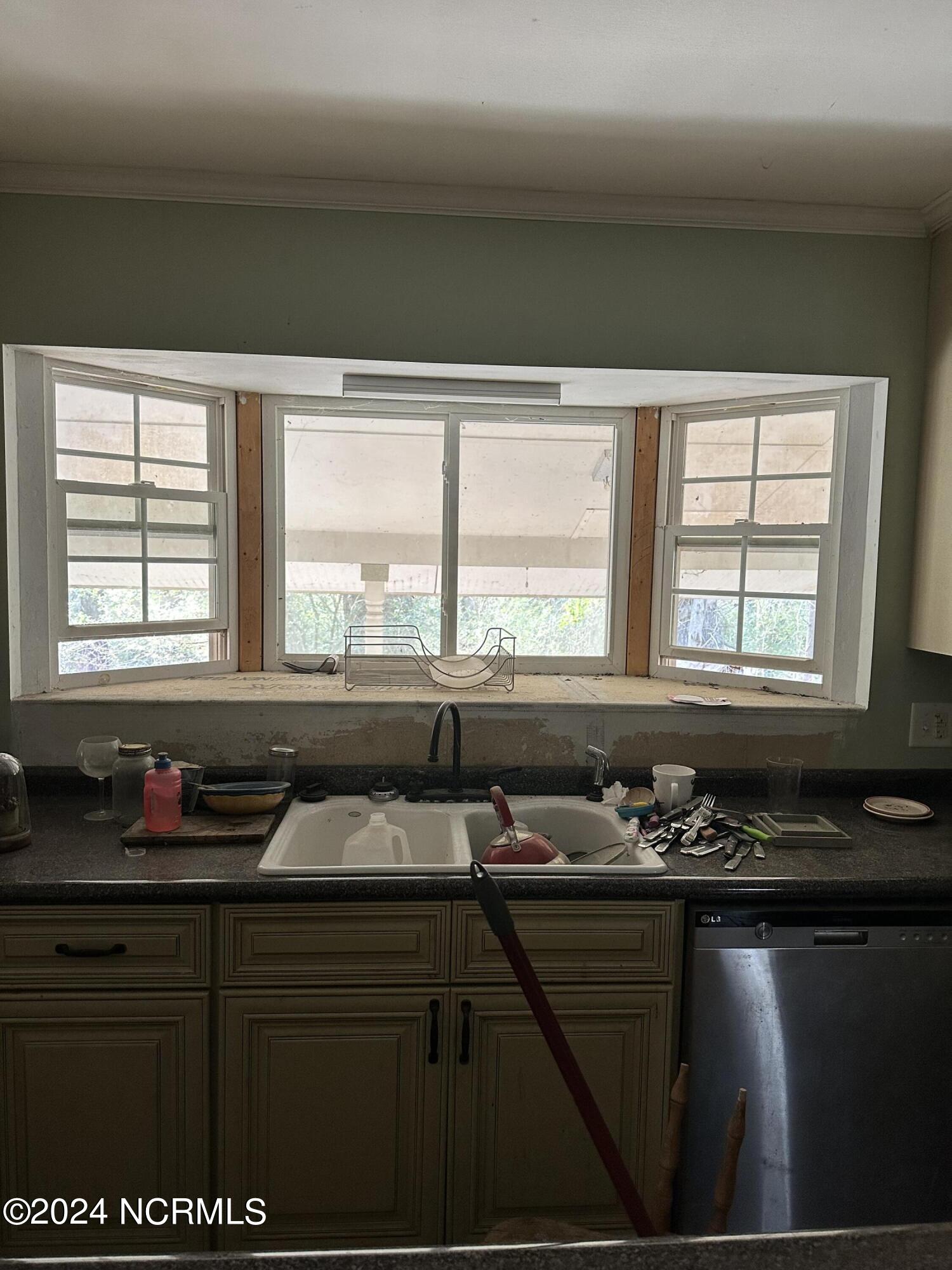 709 Decatur Road Jacksonville, NC 28540 - Photo 14 of 30 709 Decatur-27