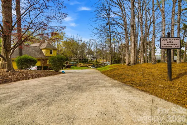 $945,900 | 20011 Chapel Point Lane, Cornelius, NC 28031