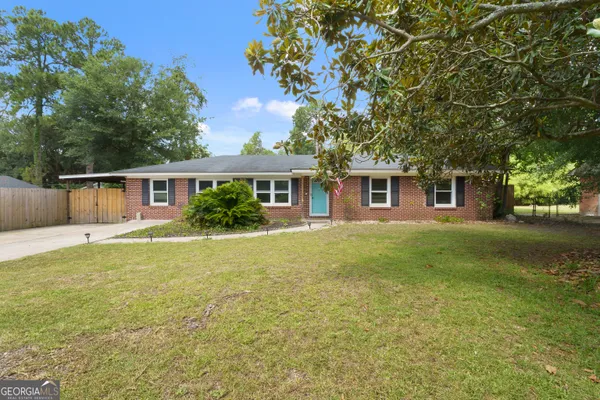 $349,900 | 17 Regent Drive, Savannah, GA 31406