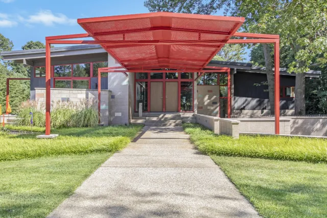 $2,900,000 | 6465 Sandhill Lane, Fennville, MI 49408