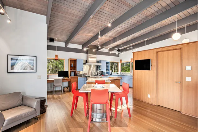 $2,900,000 | 6465 Sandhill Lane, Fennville, MI 49408