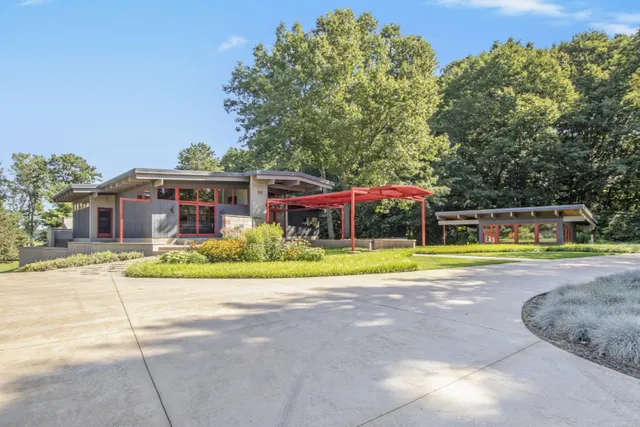 $2,900,000 | 6465 Sandhill Lane, Fennville, MI 49408