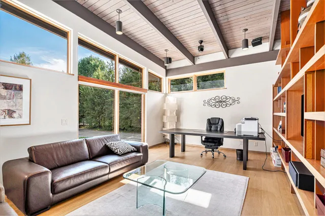 $2,900,000 | 6465 Sandhill Lane, Fennville, MI 49408