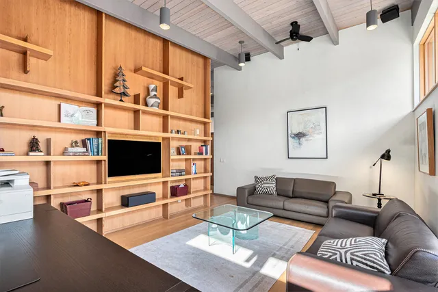 $2,900,000 | 6465 Sandhill Lane, Fennville, MI 49408