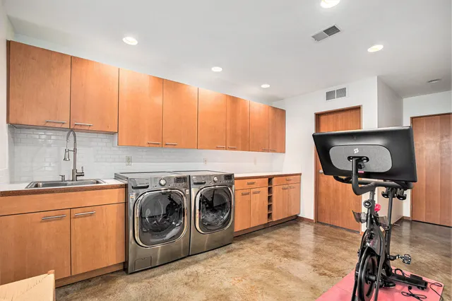 $2,900,000 | 6465 Sandhill Lane, Fennville, MI 49408