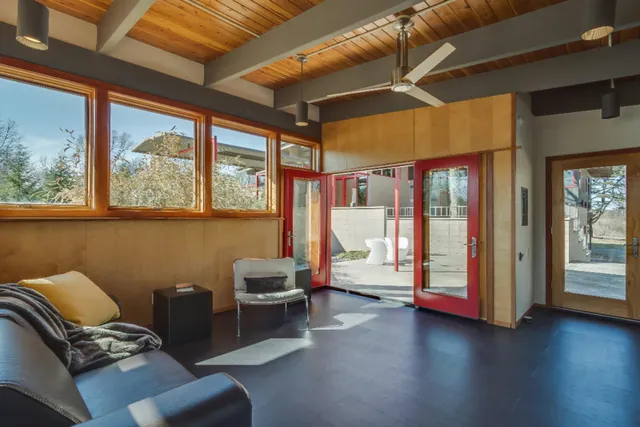 $2,900,000 | 6465 Sandhill Lane, Fennville, MI 49408