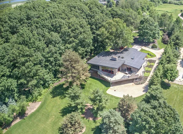 $2,900,000 | 6465 Sandhill Lane, Fennville, MI 49408