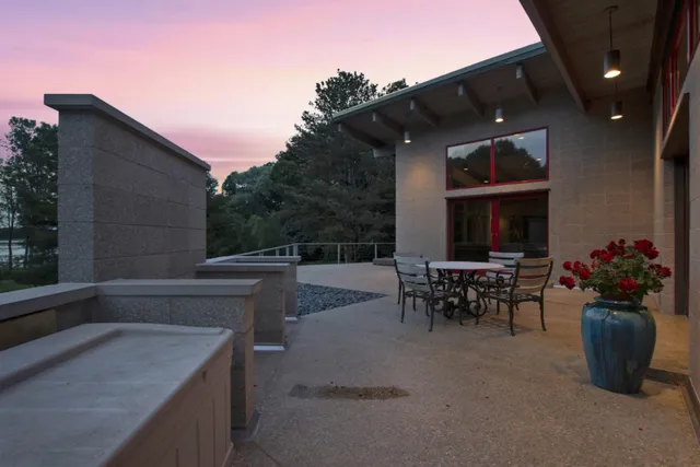 $2,900,000 | 6465 Sandhill Lane, Fennville, MI 49408