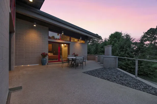 $2,900,000 | 6465 Sandhill Lane, Fennville, MI 49408