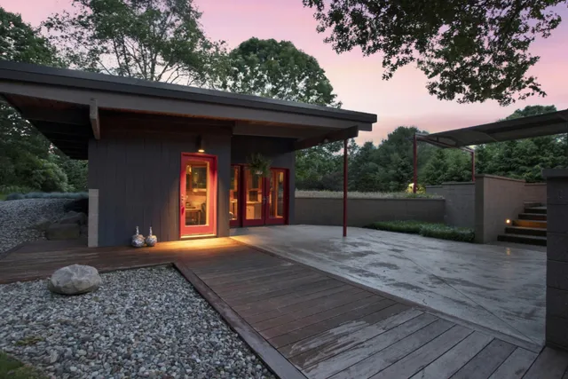 $2,900,000 | 6465 Sandhill Lane, Fennville, MI 49408