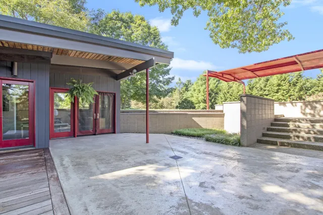 $2,900,000 | 6465 Sandhill Lane, Fennville, MI 49408