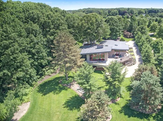 $2,900,000 | 6465 Sandhill Lane, Fennville, MI 49408