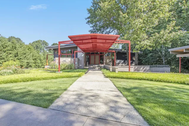 $2,900,000 | 6465 Sandhill Lane, Fennville, MI 49408