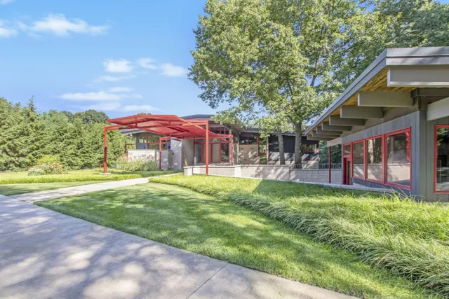 $2,900,000 | 6465 Sandhill Lane, Fennville, MI 49408