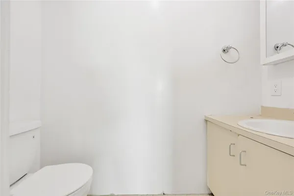 $999,000 | 519 West Broadway, Unit B, Long Beach, NY 11561