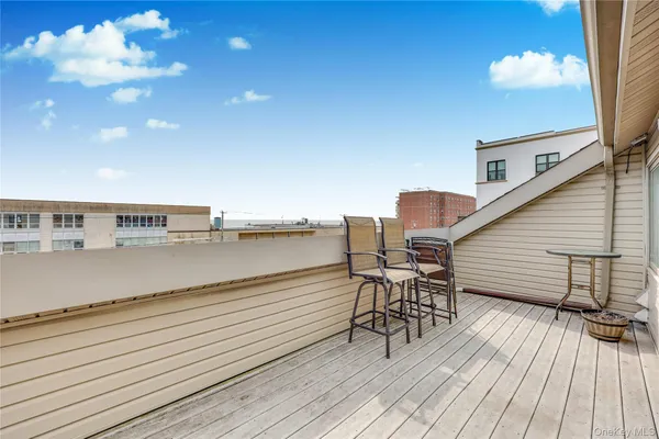 $999,000 | 519 West Broadway, Unit B, Long Beach, NY 11561