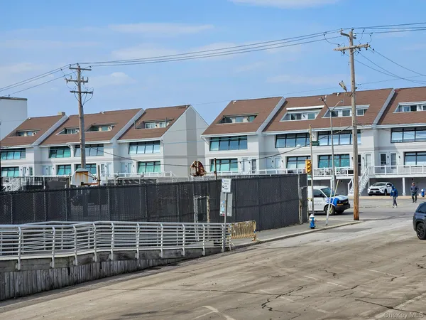 $999,000 | 519 West Broadway, Unit B, Long Beach, NY 11561