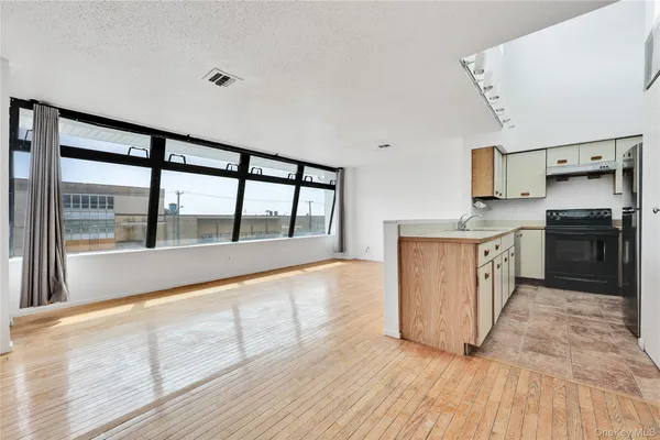 $999,000 | 519 West Broadway, Unit B, Long Beach, NY 11561