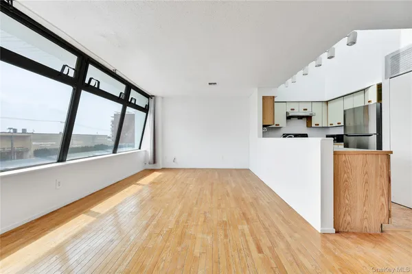 $999,000 | 519 West Broadway, Unit B, Long Beach, NY 11561