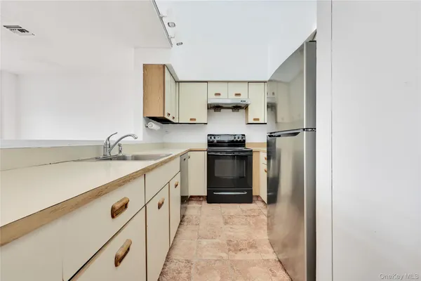 $999,000 | 519 West Broadway, Unit B, Long Beach, NY 11561
