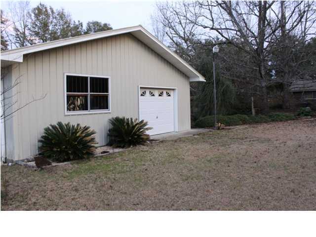530 Woodlawn Road Freeport, FL 32439 - Photo 7 of 14 Gallery Image 7