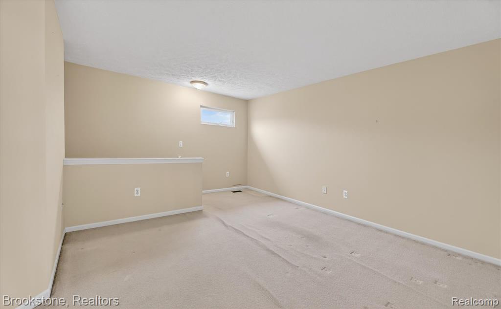 986 Spirea, Unit 44 Howell, MI 48843 - Photo 20 of 49
