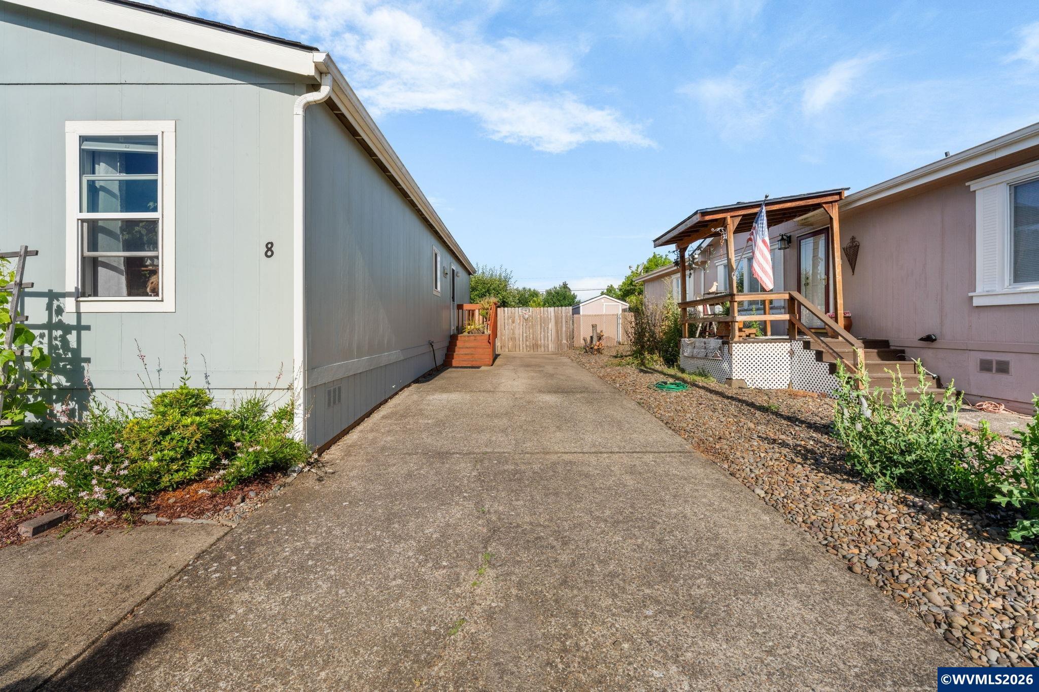 2151 Three Lakes Road Southeast, Unit 8 Albany, OR 97322 - Photo 27 of 35