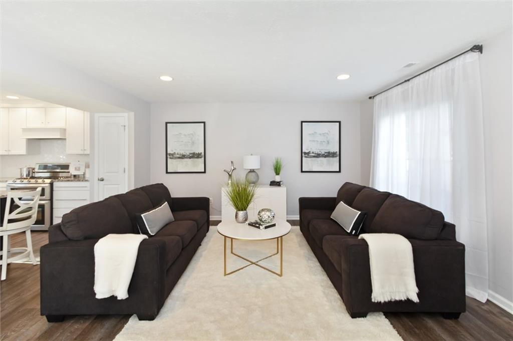 10851 Thistle Ridge Fishers, IN 46038 - Photo 2 of 37 Gallery Image 2
