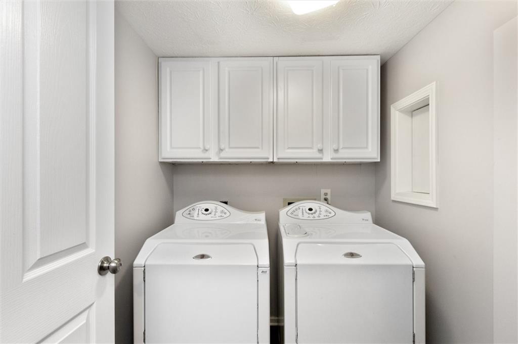 10851 Thistle Ridge Fishers, IN 46038 - Photo 16 of 37 Gallery Image 16
