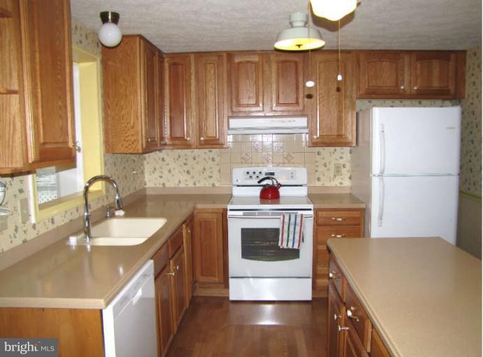 7723 Pinyon Road Hanover, MD 21076 - Photo 2 of 29 Kitchen