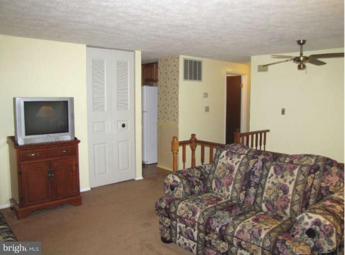 7723 Pinyon Road Hanover, MD 21076 - Photo 7 of 29 Living Room