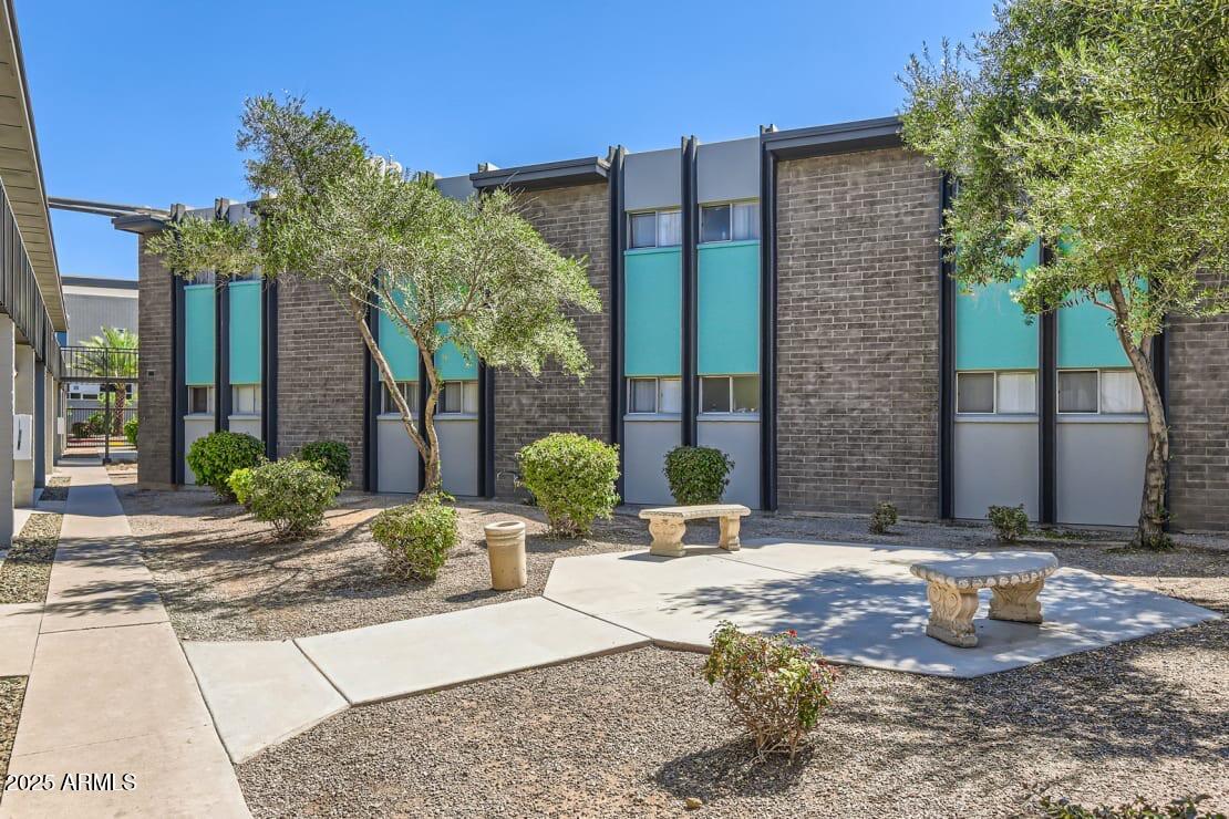 1645 East Thomas Road, Unit ST Phoenix, AZ 85016 - Photo 22 of 37 Community