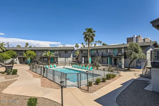 $749 | 1645 East Thomas Road, Unit ST, Phoenix, AZ 85016
