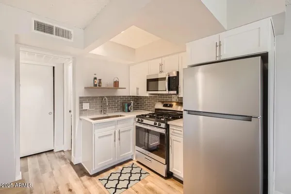 $830 | 1645 East Thomas Road, Unit ST, Phoenix, AZ 85016