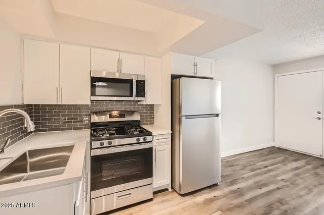 $749 | 1645 East Thomas Road, Unit ST, Phoenix, AZ 85016