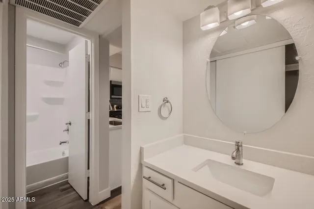 $749 | 1645 East Thomas Road, Unit ST, Phoenix, AZ 85016