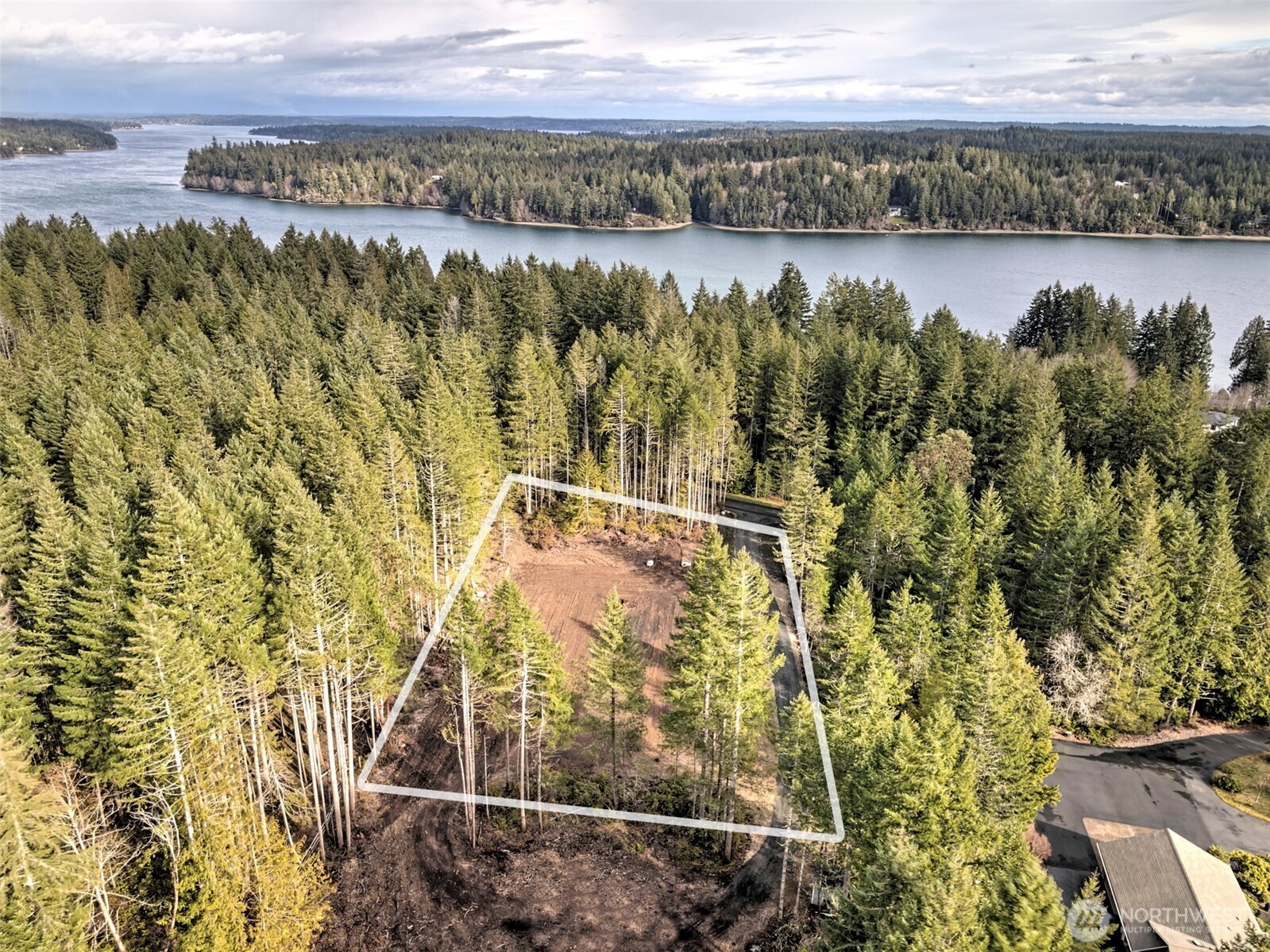 621 East Strong Road Shelton, WA 98584 - Photo 2 of 21