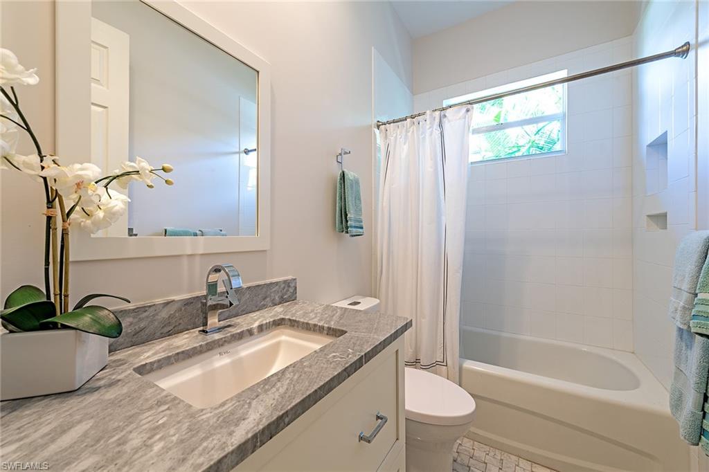 4980 Rustic Oaks Circle Naples, FL 34105 - Photo 11 of 23