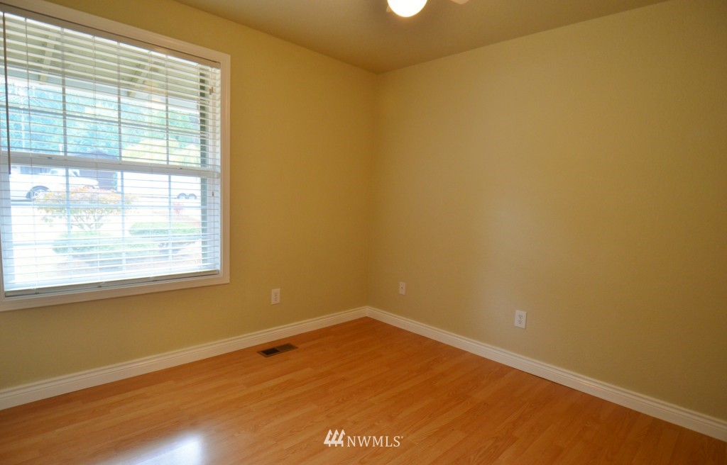 14036 Southeast 141st Street Renton, WA 98059 - Photo 12 of 15