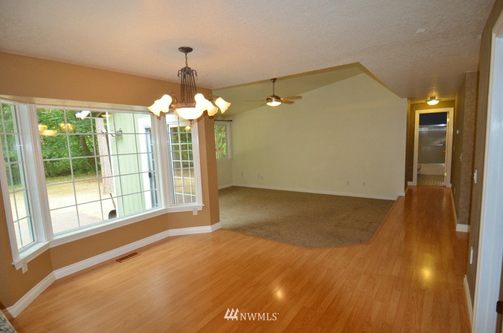 14036 Southeast 141st Street Renton, WA 98059 - Photo 5 of 15