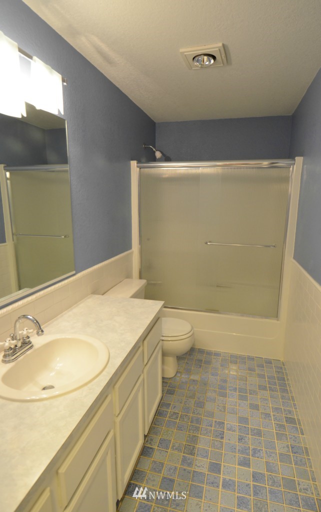 14036 Southeast 141st Street Renton, WA 98059 - Photo 8 of 15
