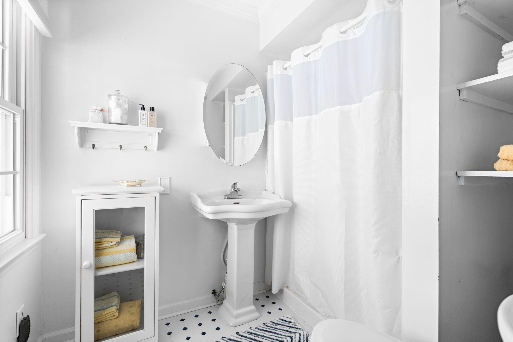 4959 Miller Road Ann Arbor, MI 48103 - Photo 63 of 140 Beedroom 2 ensuite