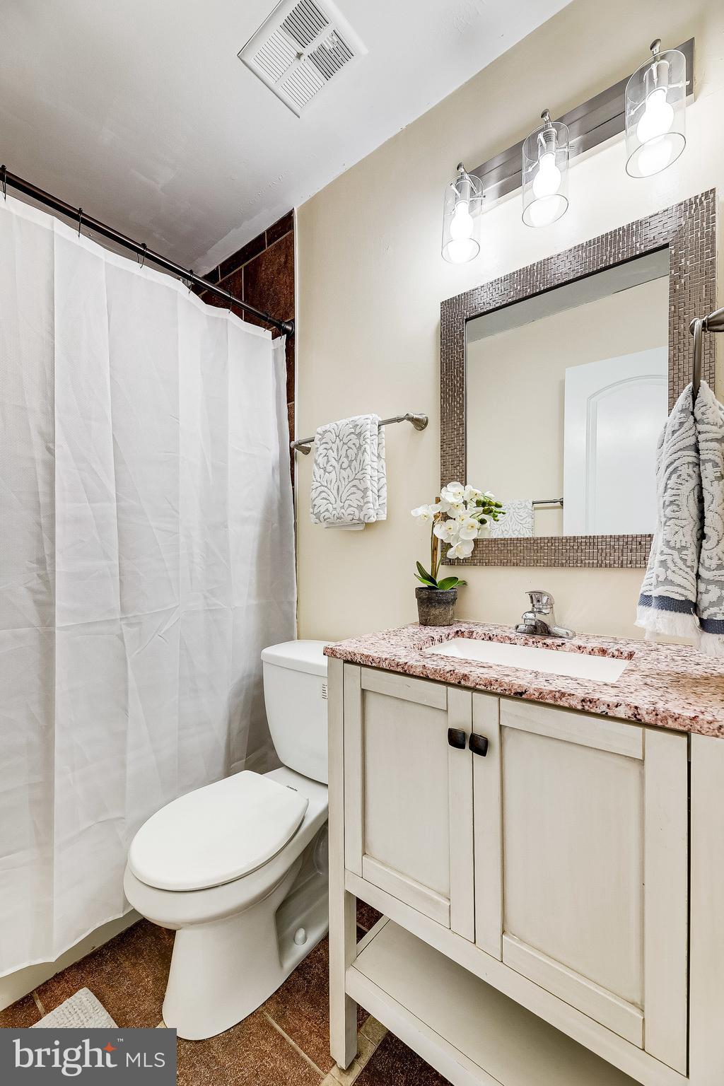 7501 Bentree Road Fort Washington, MD 20744 - Photo 18 of 40 Bathroom Two