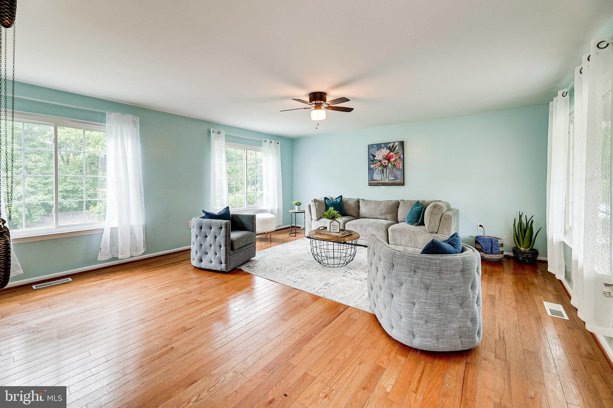 7501 Bentree Road Fort Washington, MD 20744 - Photo 2 of 40 Living Room
