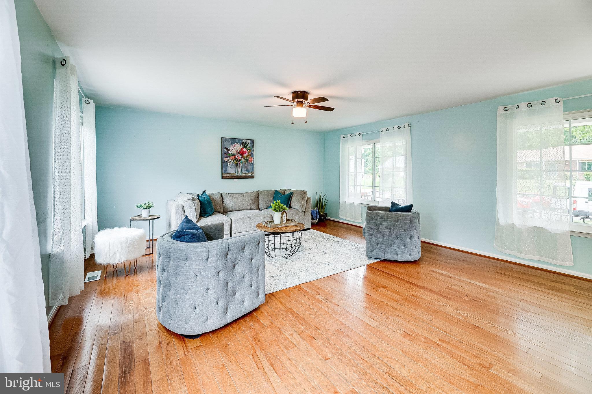 7501 Bentree Road Fort Washington, MD 20744 - Photo 4 of 40 Living Room