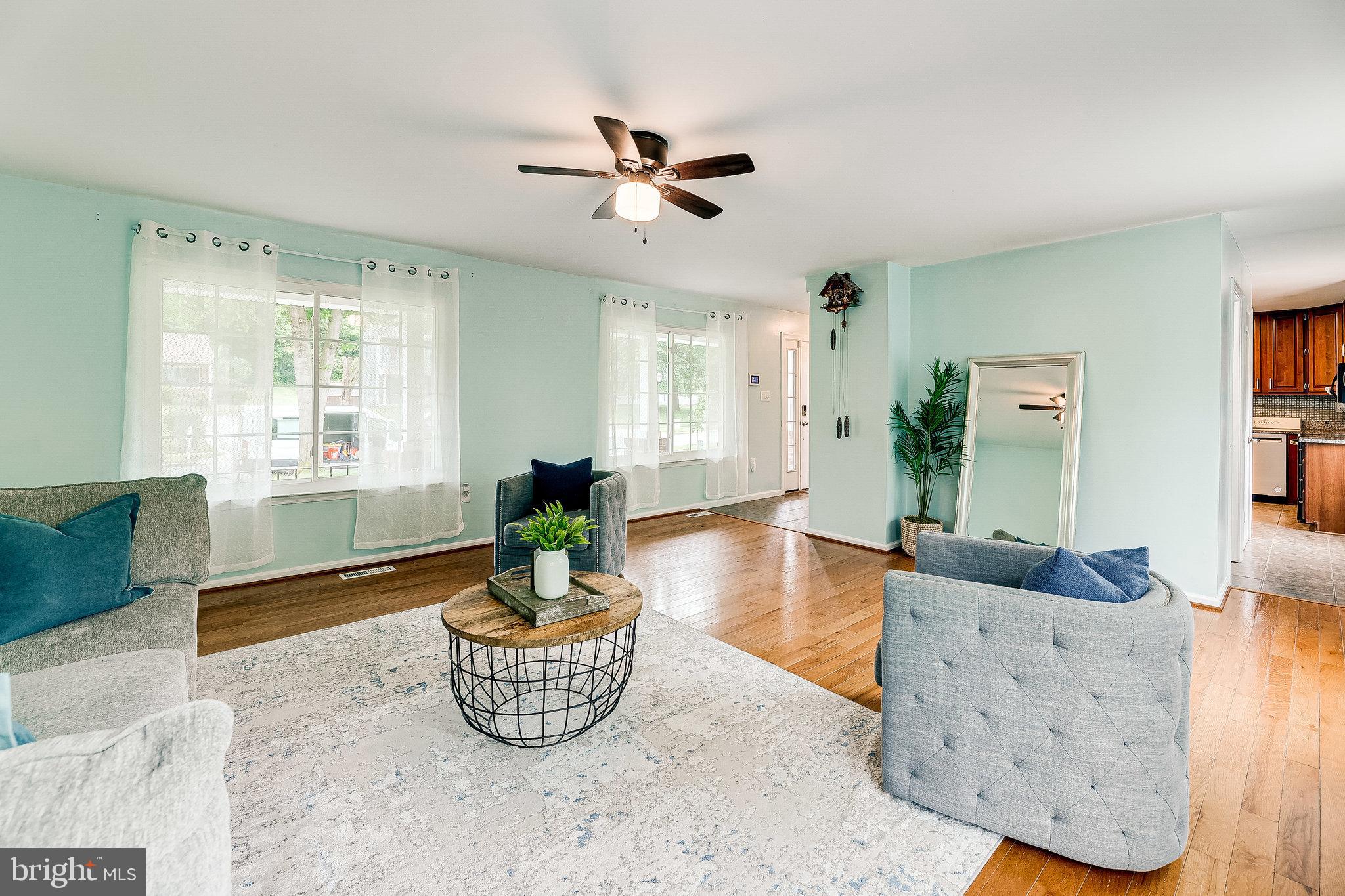 7501 Bentree Road Fort Washington, MD 20744 - Photo 5 of 40 Living Room